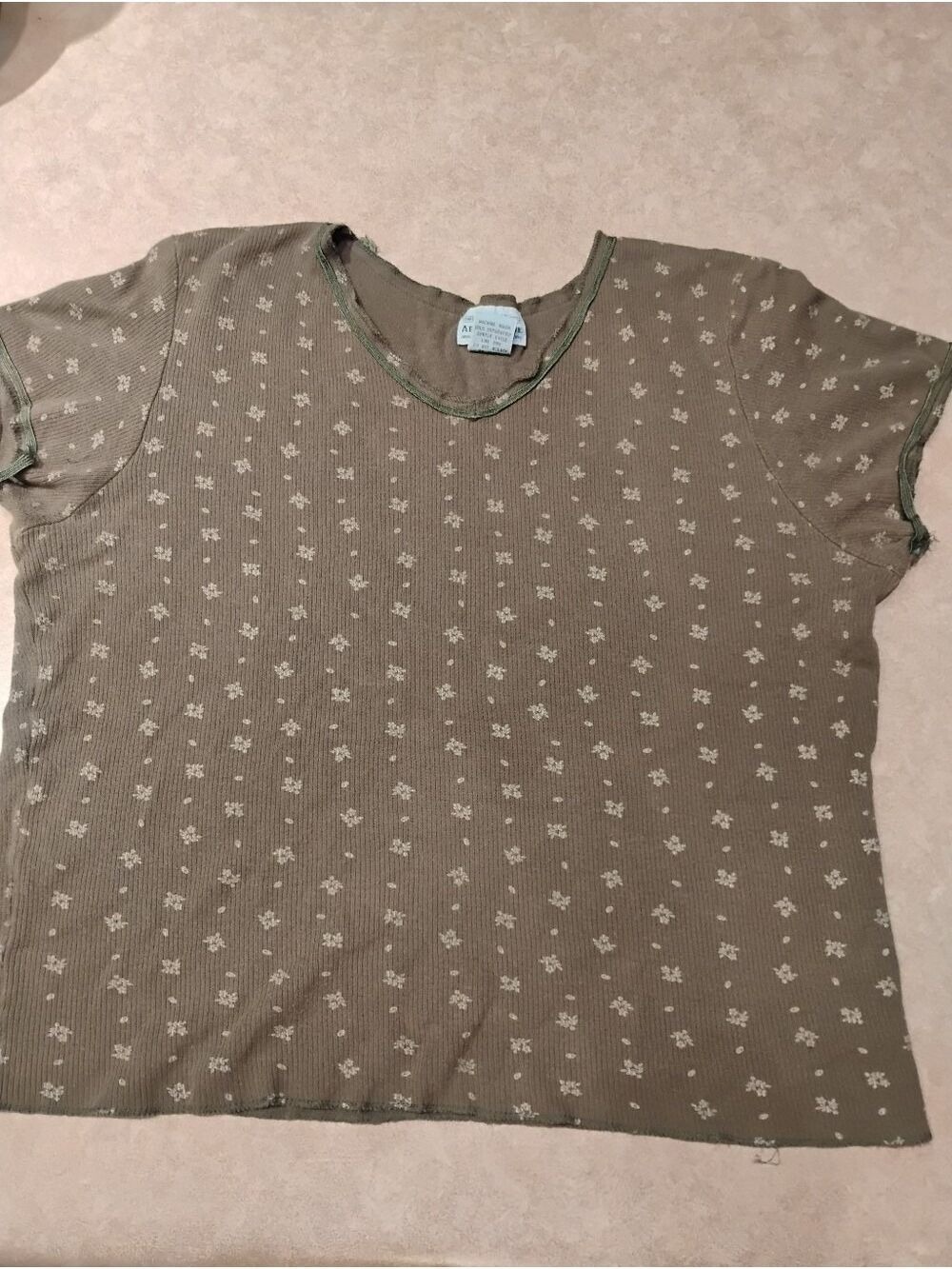 Authentic Original Abercrombie Olive Green Ribbed Tee with Tiny Cream Flowers
